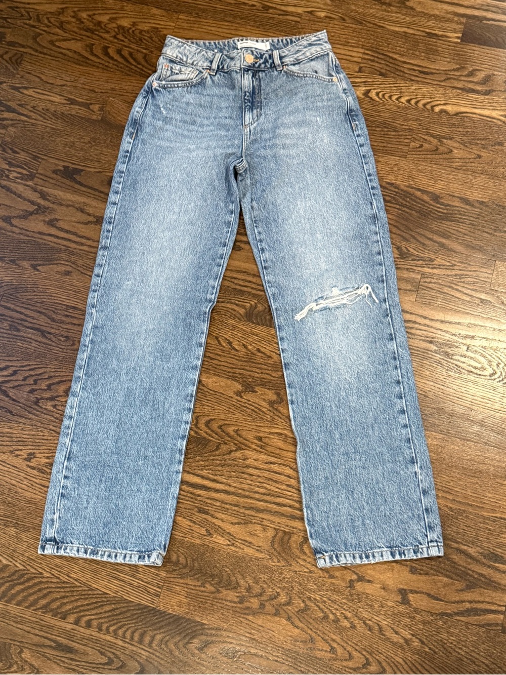 Garage Men's Straight Jeans in Light Blue with Distressed Knee